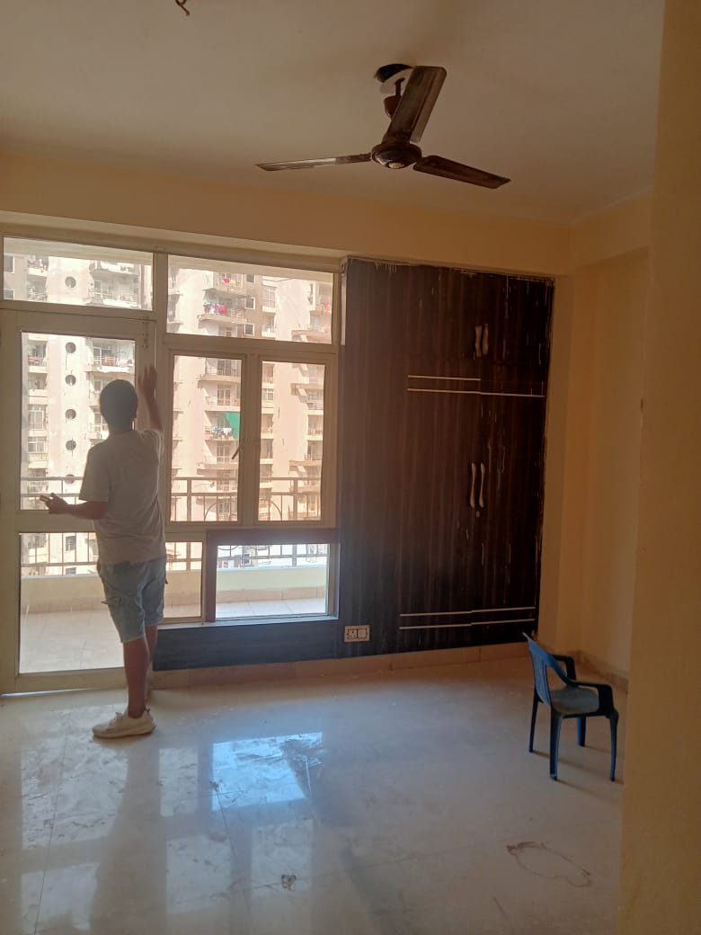 3 BHK + Extra Room Apartment For Rent in Supertech Ecovillage I