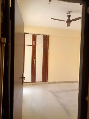 Room in 3 BHK Apartment at Supertech Ecovillage I, Sector 1 Greater Noida – for Rent
