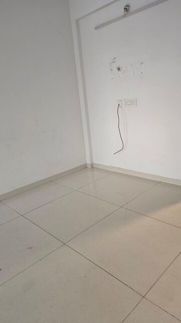 Room in 3 BHK Apartment at Siddh Amara, Bavdhan – for Rent
