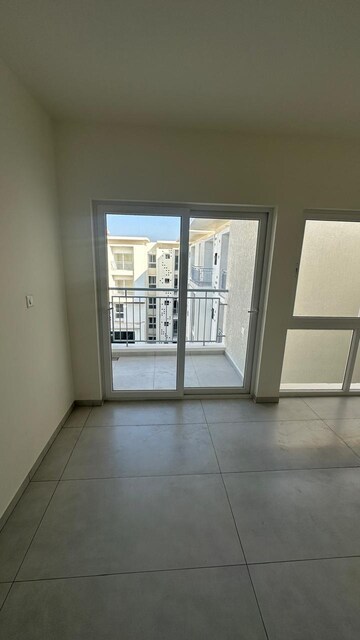 Room in 2 BHK Apartment at Casagrand Boulevard, Hennur Road – for Sale
