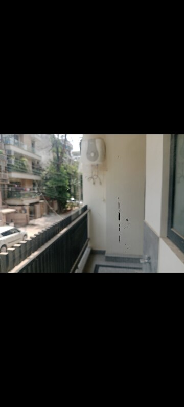 Balcony in 3 BHK Builder Floor at South Extension ii – for Rent