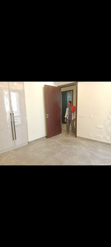 Bedroom in 3 BHK Builder Floor at South Extension ii – for Rent