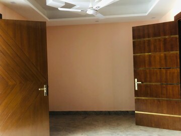 Room in 2 BHK Builder Floor at Sector 45 – for Rent