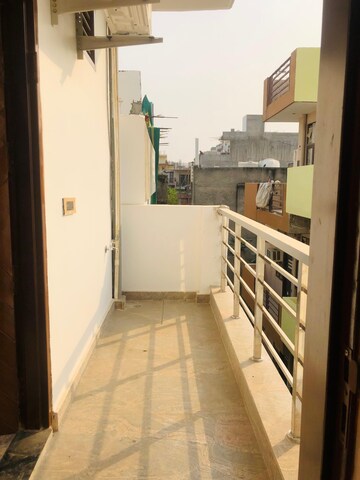 Balcony in 2 BHK Builder Floor at Sector 45 – for Rent