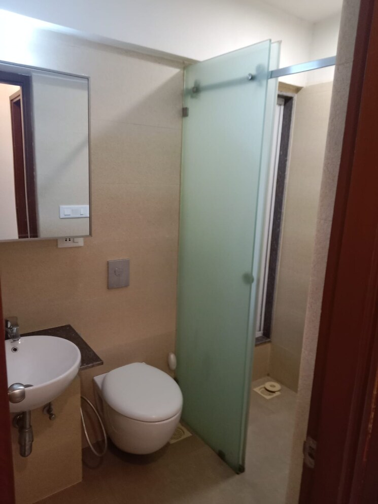 Bathroom, pride-park-royale 2 Bedroom 766 Sq.Ft. Apartment In Andheri East Mumbai 8674596