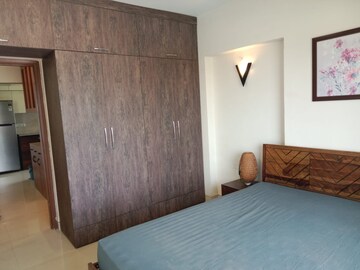 Room in 2 BHK Apartment at Pride Park Royale, Andheri East – for Rent