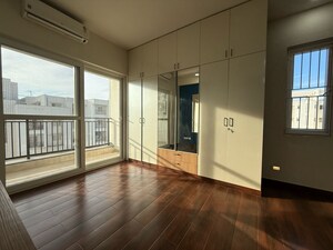 Room in 4 BHK Apartment at Marathahalli – for Sale