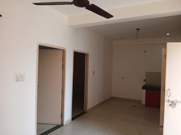 Other, hazratganj 3 Bedroom 1500 Sq.Ft. Apartment In Hazratganj Lucknow 8674663