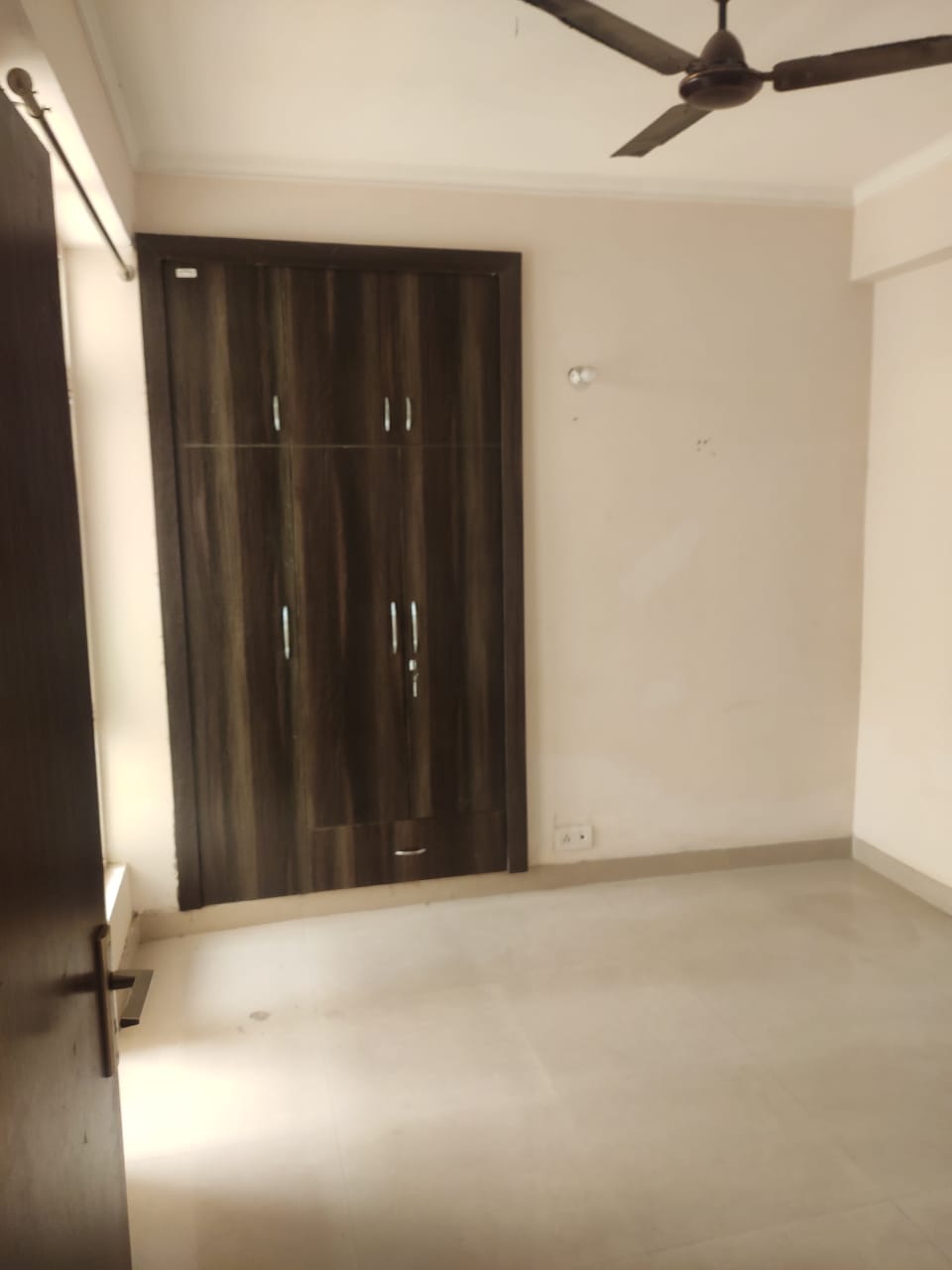 3 BHK + Extra Room Apartment For Rent in Supertech Ecovillage I