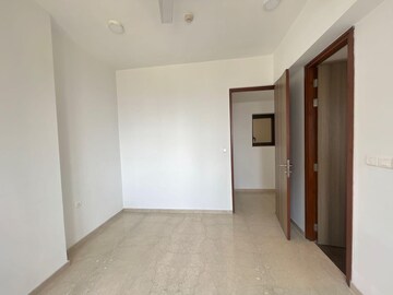Room in 3 BHK Apartment at Lodha The Park, Worli – for Rent
