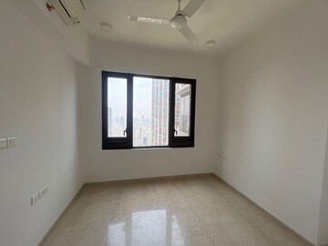 Room in 3 BHK Apartment at Lodha The Park, Worli – for Rent