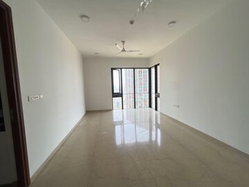 Room in 3 BHK Apartment at Lodha The Park, Worli – for Rent