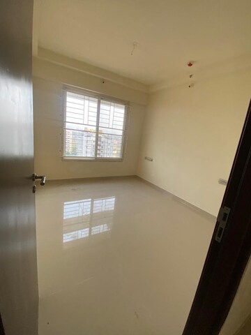 Room in 3 BHK Apartment at Pharande Puneville, Tathawade – for Rent