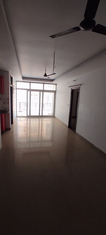 Room in 2 BHK Apartment at Amna Rolex Estate, Faizabad Road – for Rent