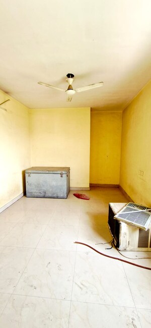 Bedroom in 3 BHK Apartment at Yamuna Bulding, Gomti Nagar – for Sale