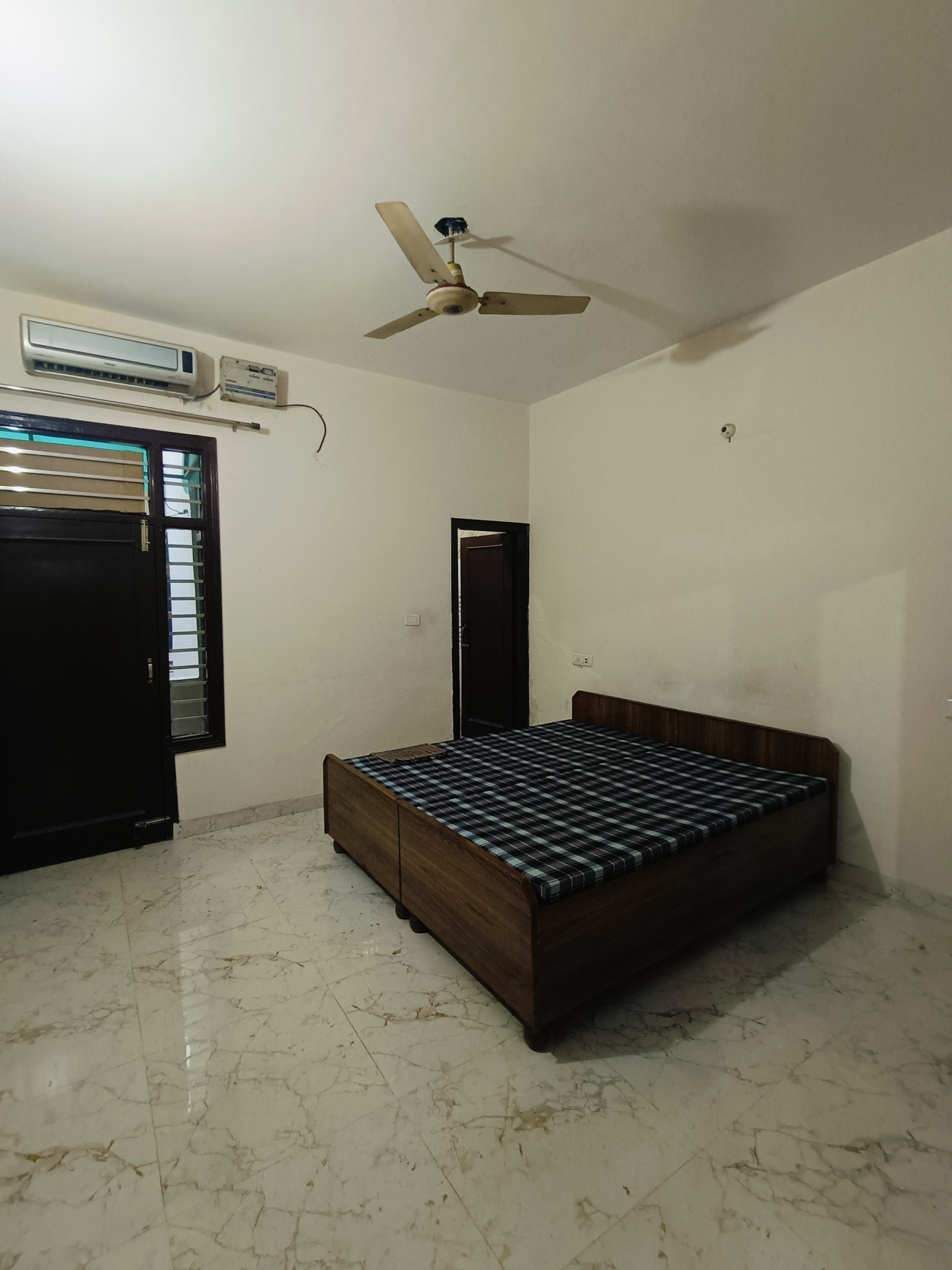 2 BHK Apartment For Rent in Jp Consultant 