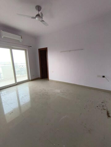 Room in 3 BHK Apartment at Central Park Flower Valley Aqua Front Towers, Sohna Sector 33 – for Rent