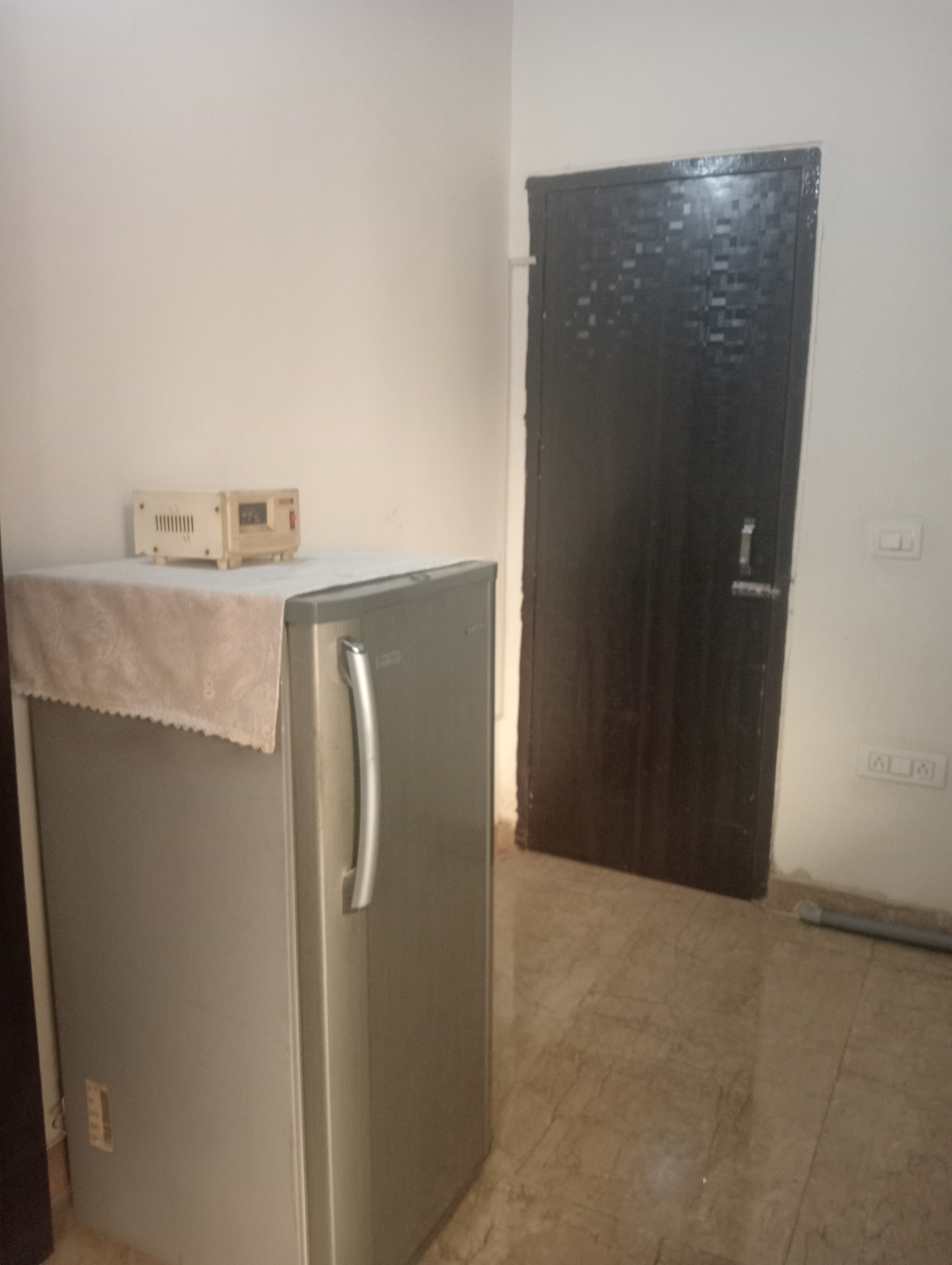 1.5 BHK + Pooja Room Apartment For Rent in Arun Vihar Sector 37
