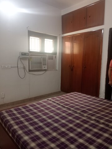 Bedroom in 1.5 BHK Apartment at Arun Vihar Sector 37, Sector 37 – for Rent