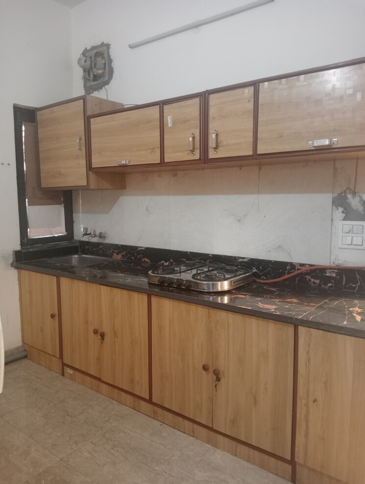 Kitchen, arun-vihar-sector-37 1.5 Bedroom 700 Sq.Ft. Apartment In Sector 37 Noida 8674771