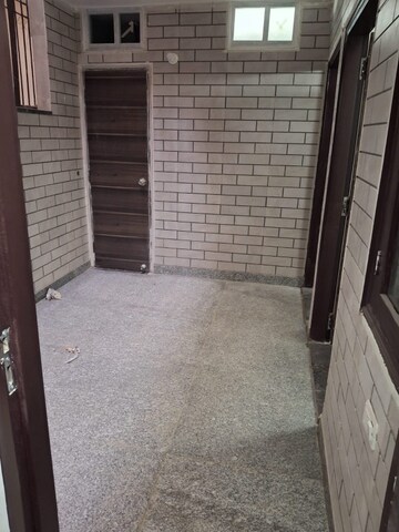 Balcony in 2 BHK Builder Floor at Sector 46 – for Rent