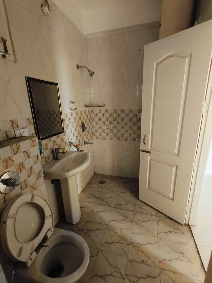 Bathroom, sunny enclave 3 Bedroom 2000 Sq.Ft. Apartment In Sunny Enclave Mohali 8674784