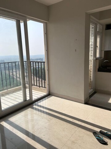 Room in 2 BHK Apartment at Tata Eureka Park, Sector 150 – for Rent