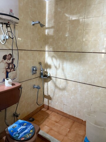 Bathroom in 3 BHK Builder Floor at Unitech South City II, Sector 50 – for Rent