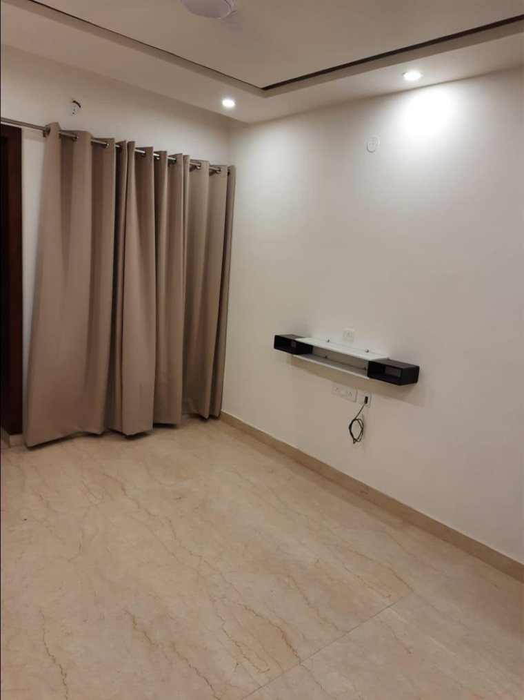 Room, sector 16 3 Bedroom 250 Sq.Yd. Builder Floor In Sector 16 Faridabad 8674862