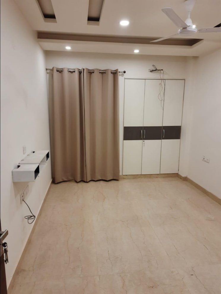 Room, sector 16 3 Bedroom 250 Sq.Yd. Builder Floor In Sector 16 Faridabad 8674862