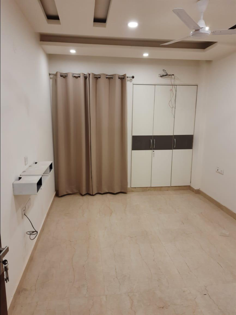 Room, sector 16 3 Bedroom 250 Sq.Yd. Builder Floor In Sector 16 Faridabad 8674862