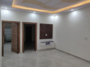 Room in 3 BHK Builder Floor at Sector 16 – for Sale