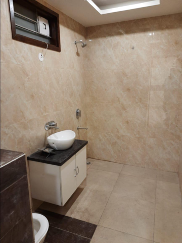 Bathroom in 3 BHK Builder Floor at Sector 16 – for Sale