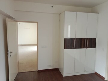 Room in 3 BHK Apartment at M3M Marina, Sector 68 – for Rent