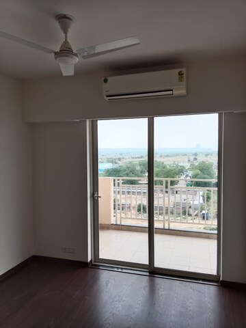Room in 3 BHK Apartment at M3M Marina, Sector 68 – for Rent