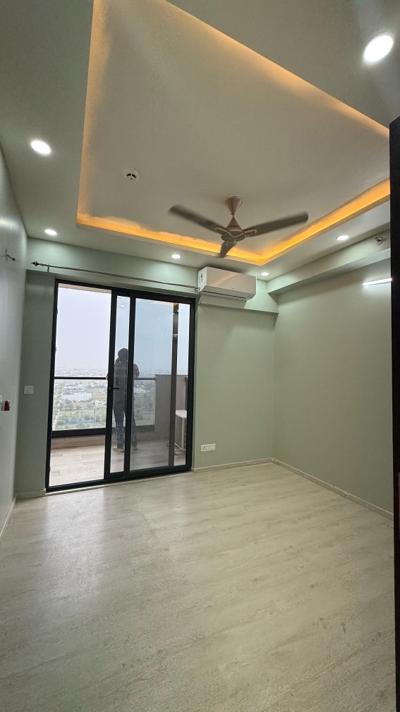 5 BHK + Servant Room,Study Room Villa For Sale in Sobha International City Phase 1