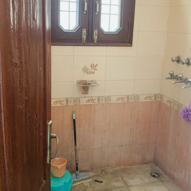 Bathroom, baltana 2.5 Bedroom 152 Sq.Yd. Independent House In Baltana Zirakpur 8674917