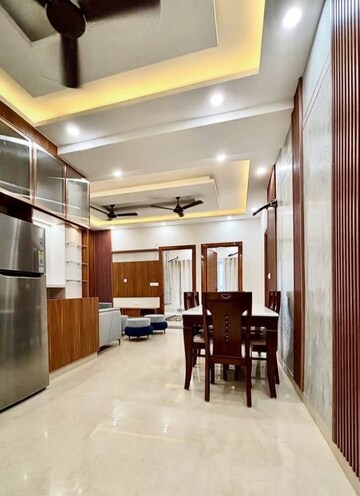 Parking in 4 BHK Builder Floor at Sector 33 – for Sale
