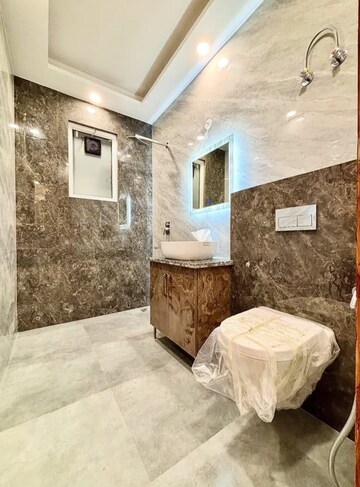 Living Room in 4 BHK Builder Floor at Sector 33 – for Sale