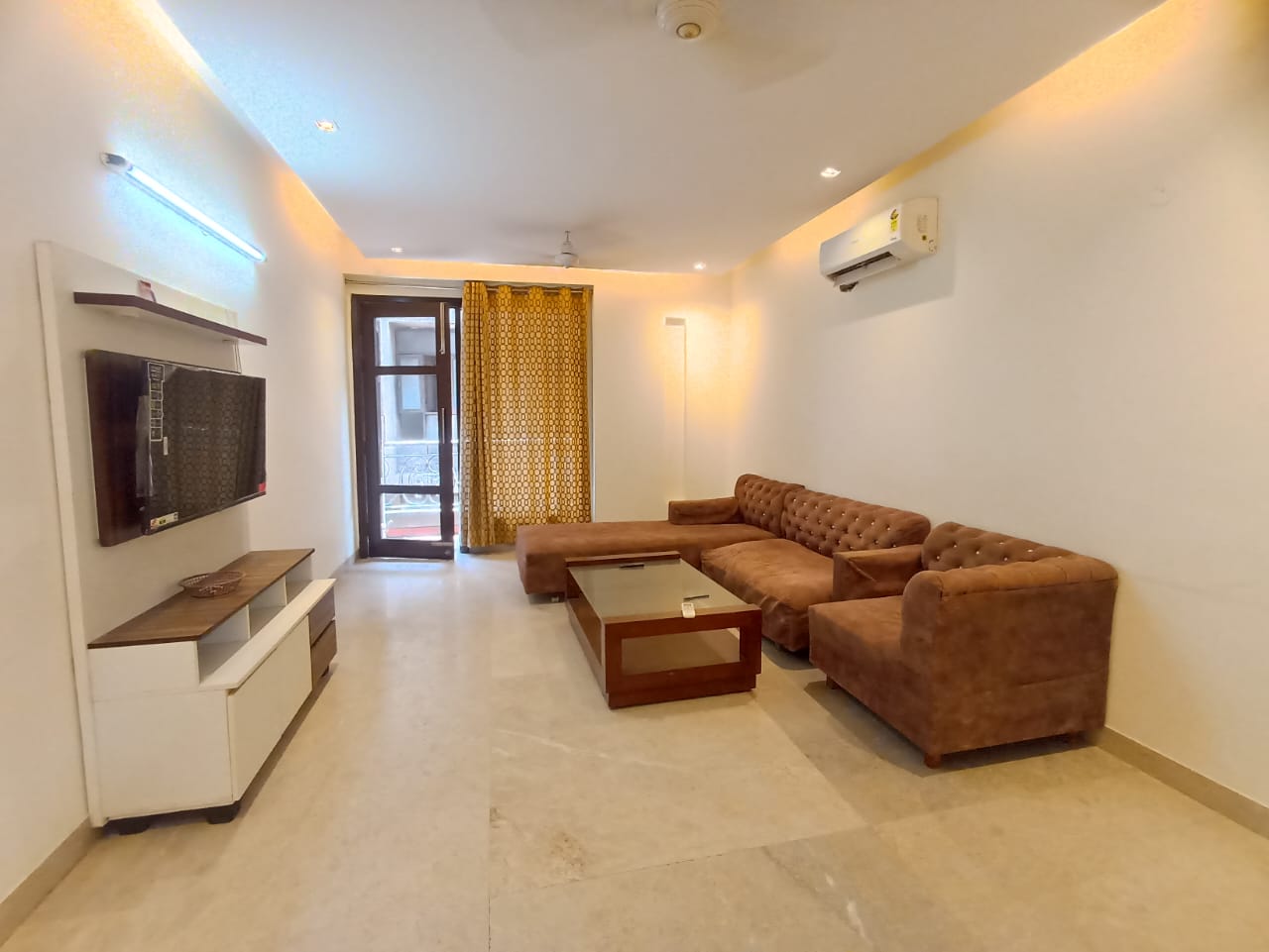 3 BHK Builder Floor For Rent in Chattarpur