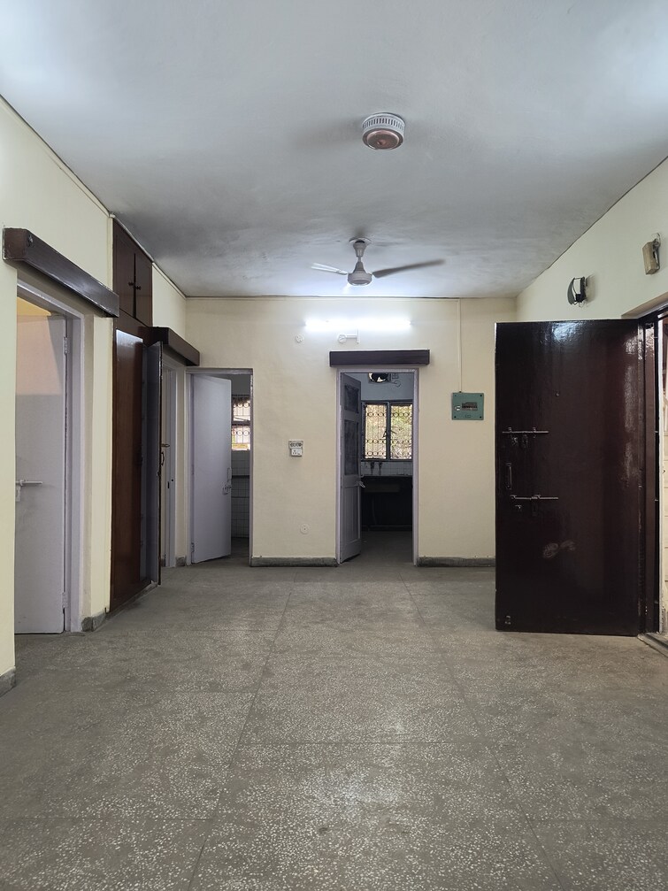 Living Room, sarita-vihar-pocket-j-rwa 2 Bedroom 950 Sq.Ft. Apartment In Sarita Vihar Delhi 8675132