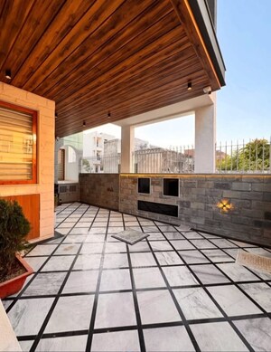 Parking in 4 BHK Builder Floor at Sector 30 – for Sale