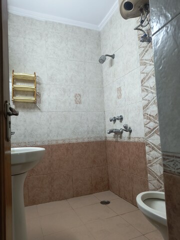 Bathroom in 3 BHK Apartment at Sarita Vihar Pocket-C RWA, Sarita Vihar – for Rent