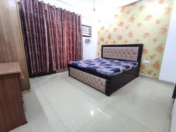 Bedroom in 2.5 BHK Builder Floor at Unitech South City II, Sector 50 – for Rent