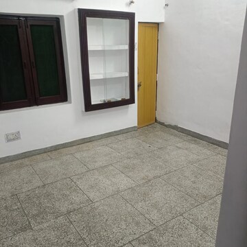 Room in 2 BHK Independent House at Gomti Nagar – for Rent