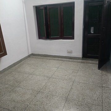 Room in 2 BHK Independent House at Gomti Nagar – for Rent
