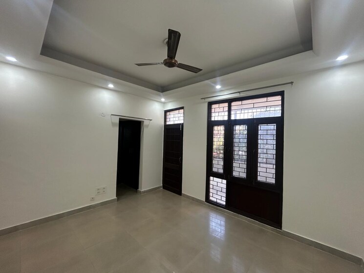 Room, sector 52 4 Bedroom 150 Sq.Yd. Independent House In Sector 52 Gurgaon 8675319
