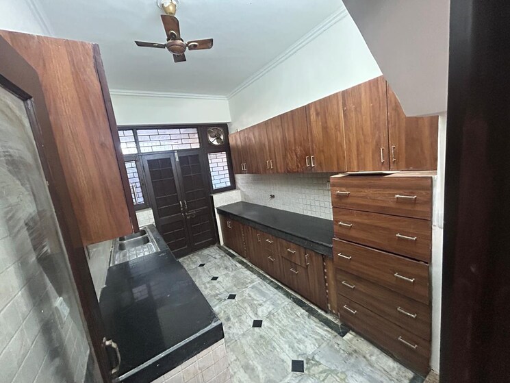 Kitchen, sector 52 4 Bedroom 150 Sq.Yd. Independent House In Sector 52 Gurgaon 8675319