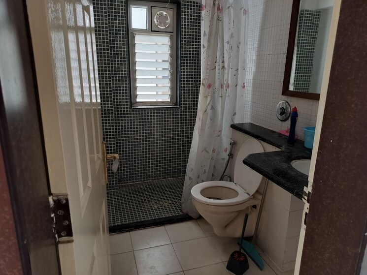 Bathroom, mirchandani-palms 3 Bedroom 1650 Sq.Ft. Apartment In Rahatani Pune 8675344