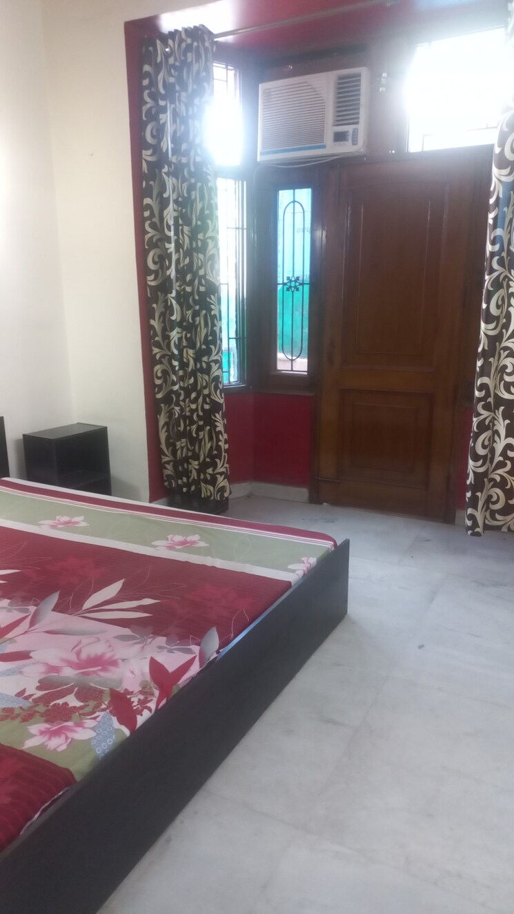 undefined, sector 52 4 Bedroom 260 Sq.Yd. Independent House In Sector 52 Gurgaon 8675356